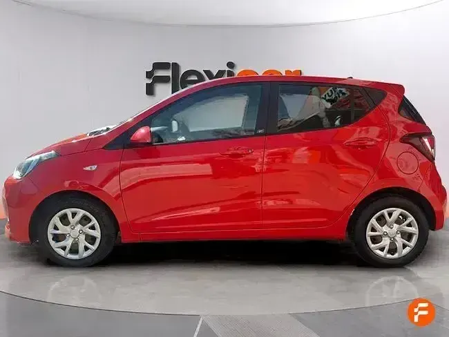 Usado Hyundai i10 66 CV (48 kW) 2019 Rojo Utilitario