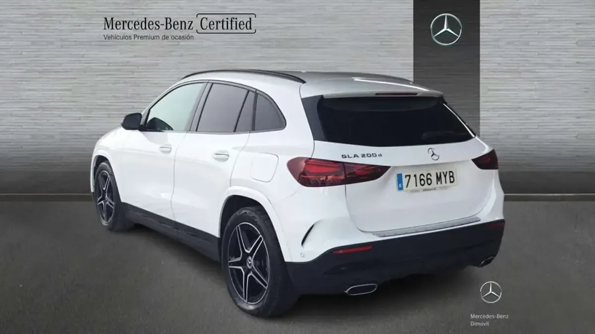 Usado Mercedes GLA200 AMG line 150 CV (110 kW) 2025 Blanco SUV