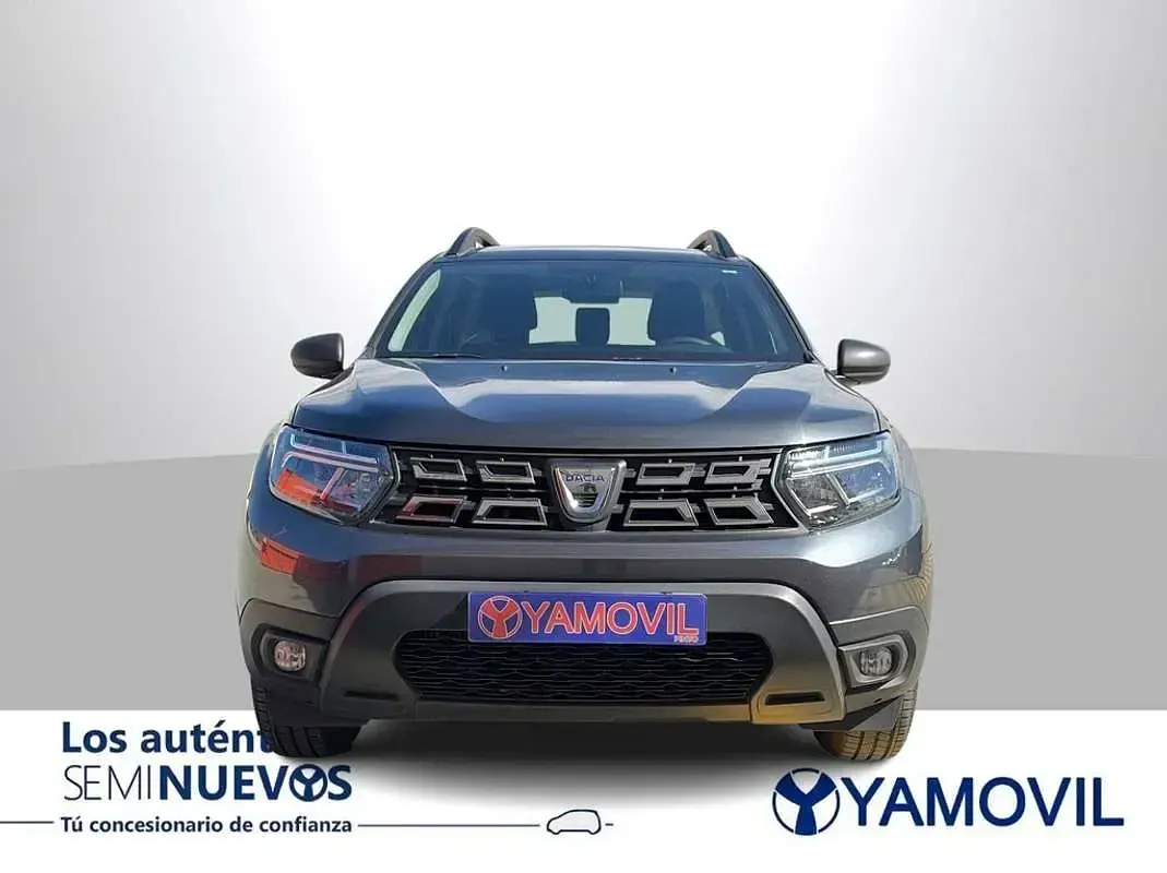 Usado Dacia Duster Essentiel 101 CV (74 kW) 2022 Gris SUV