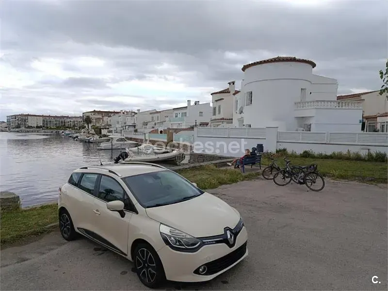 Usado Renault Clio Dynamique 90 CV (66 kW) 2016 Beige Familiar