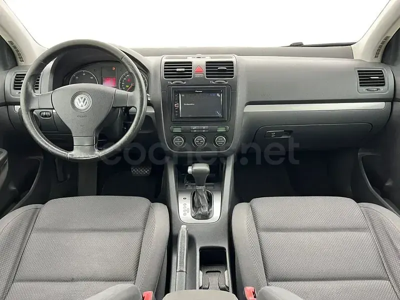Usado VW Golf IV Highline 105 CV (77 kW) 2006 Negro Berlina