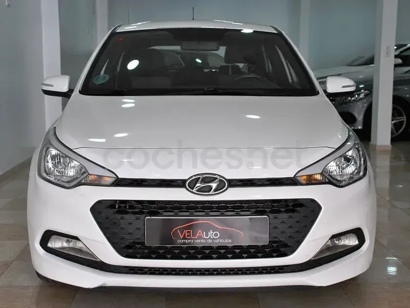 Usado Hyundai i20 84 CV (61 kW) 2017 Blanco Berlina