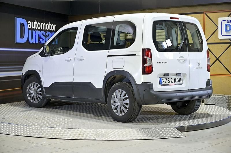 Usado Peugeot Rifter Business-Line 100 CV (73 kW) 2023 Blanco Monovolumen
