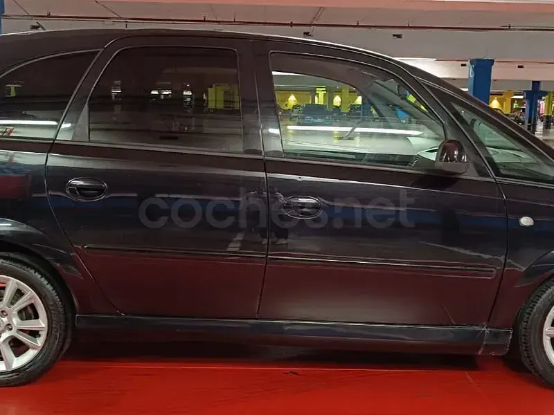 Usado Opel Meriva Cosmo 100 CV (73 kW) 2009 Negro Monovolumen