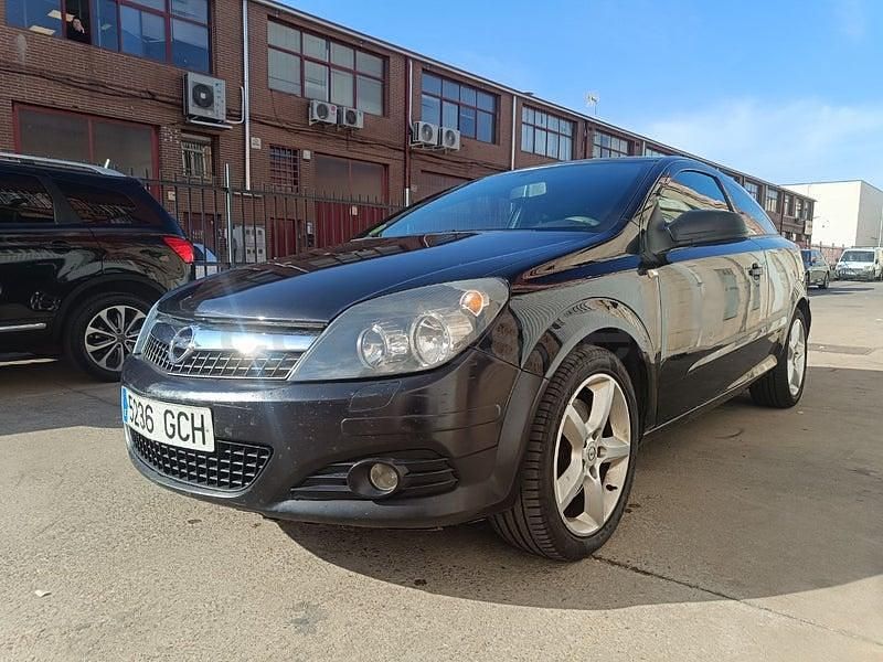 Usado Opel Astra GTC Sport 120 CV (88 kW) 2008 Negro Berlina