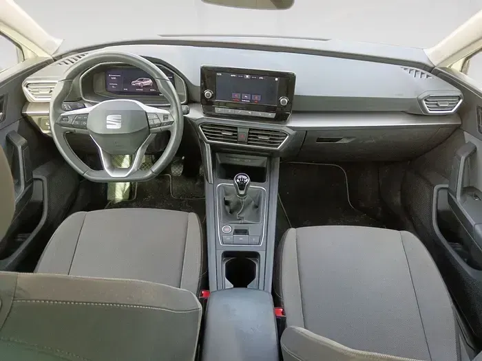 Usado Seat Leon Style 115 CV (84 kW) 2023 Blanco Berlina