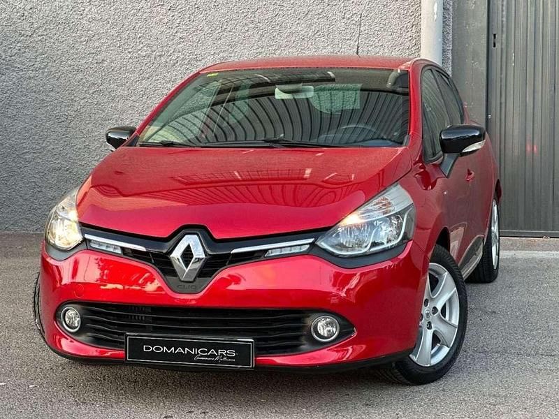Rojo Usado 2016 Renault Clio IV LIMITED Utilitario | 9900 € (Precio justo) - Imagen 1/4