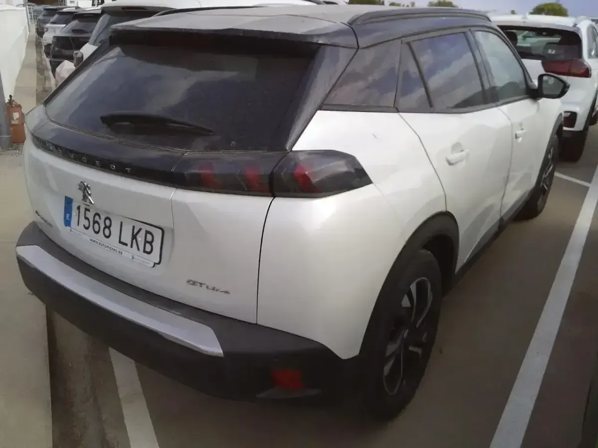 Usado Peugeot e-2008 GT-line 100 kW (136 CV) 2020 Blanco SUV