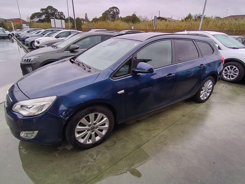 Usado Opel Astra Enjoy 125 CV (91 kW) 2011 Azul Familiar