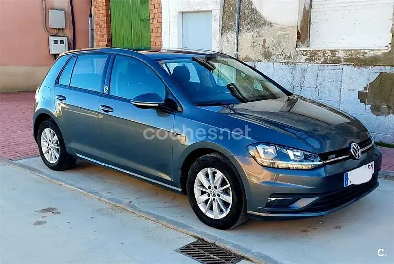 Usado VW Golf VII Edition 115 CV (84 kW) 2019 Gris / plata Berlina