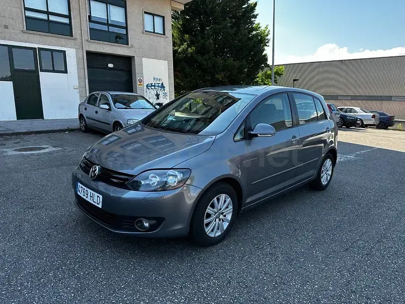 Usado VW Golf Plus Cross Advance 105 CV (77 kW) 2012 Gris / plata Monovolumen