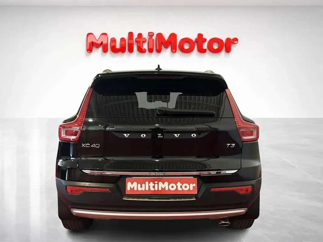 Begagnad Volvo XC40 Inscription 163 HK (119 kW) 2020 Svart SUV