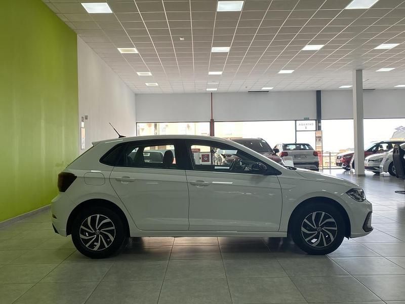 Usado VW Polo Life 95 CV (69 kW) 2023 Blanco Utilitario