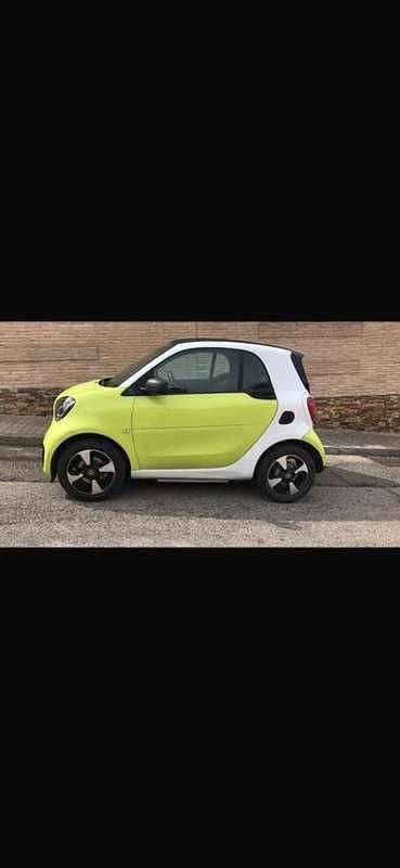 Usado Smart ForTwo Coupé 60 kW (82 CV) 2022 Amarillo Coupe