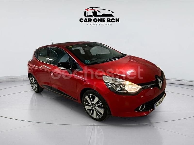 Usado Renault Clio IV 90 CV (66 kW) 2014 Granate Berlina