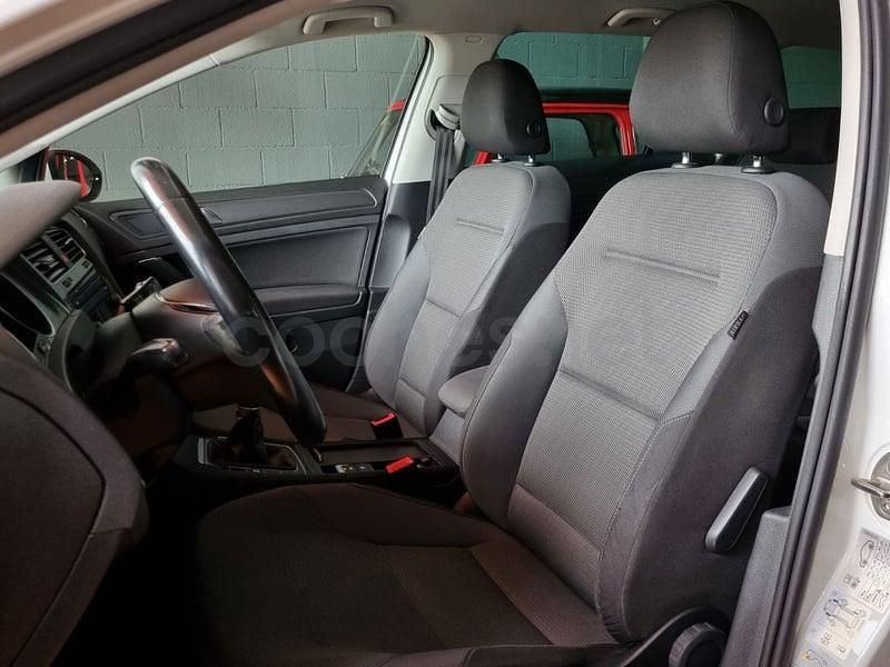 Usado VW Golf VII Advance 115 CV (84 kW) 2019 Blanco Familiar