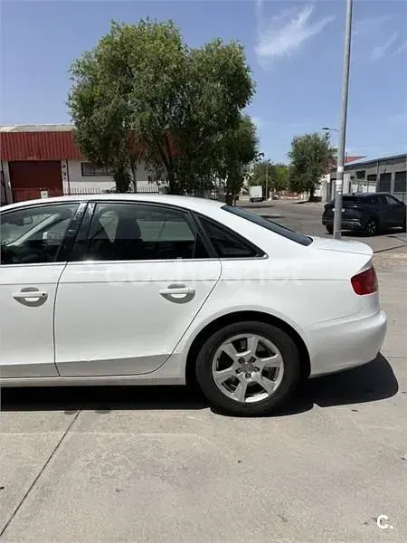 Usado Audi A4 136 CV (100 kW) 2011 Blanco Berlina