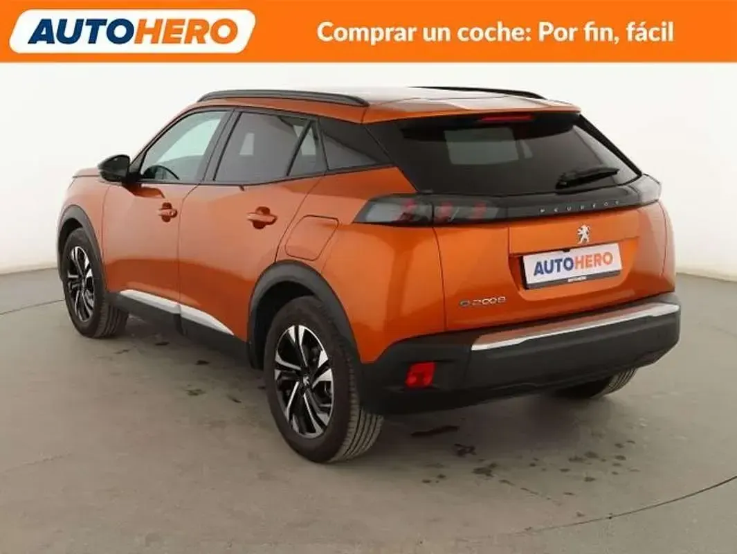 Usado Peugeot e-2008 Allure 100 kW (136 CV) 2022 Naranja SUV