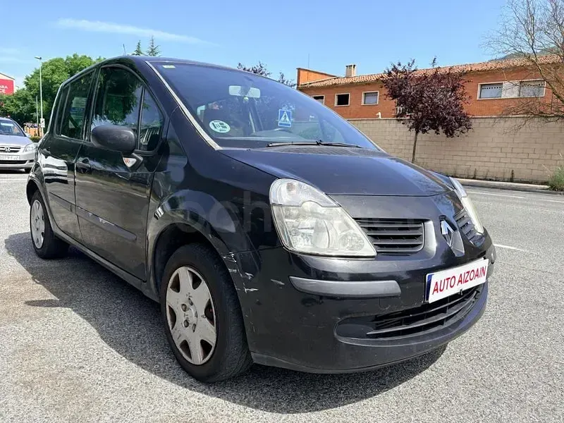 Usado Renault Modus Authentique 70 CV (51 kW) 2008 Negro Monovolumen