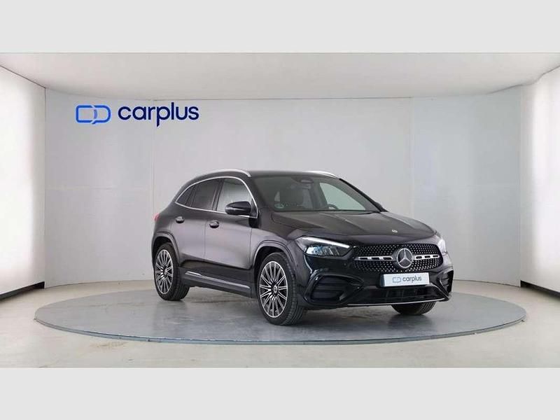 Usado Mercedes GLA200 150 CV (110 kW) 2024 Negro SUV