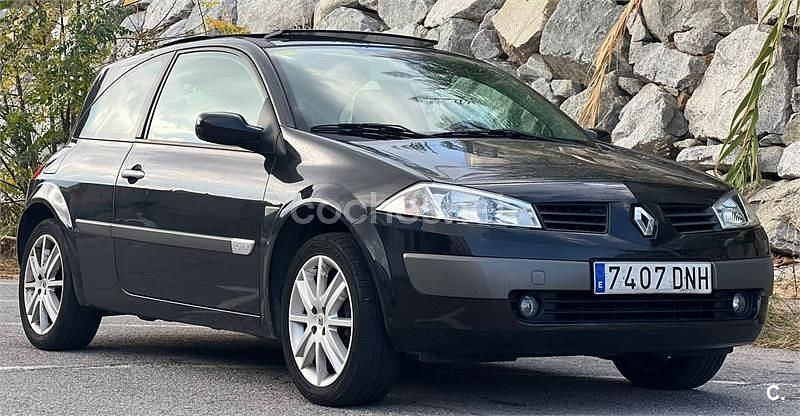 Negro Usado 2005 Renault Mégane II Authentique Berlina | 4000 € (Precio justo) - Imagen 1/4