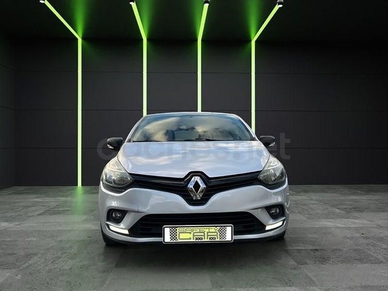 Usado Renault Clio IV Life 75 CV (55 kW) 2016 Gris / plata Berlina