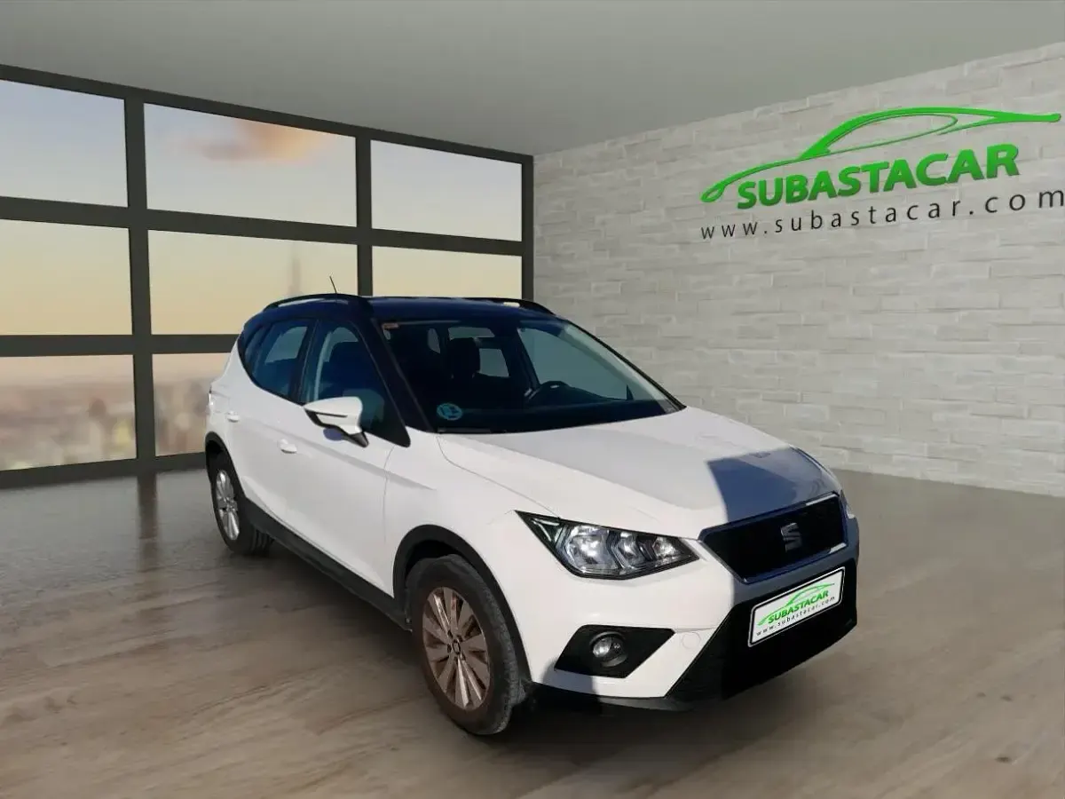 Usado Seat Arona Style 110 CV (80 kW) 2021 Blanco SUV