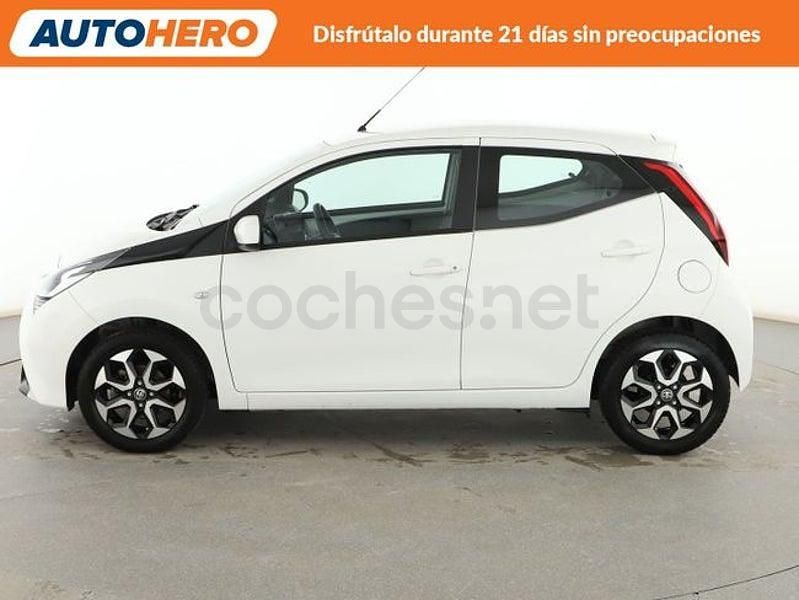 Usado Toyota Aygo X-play 72 CV (52 kW) 2022 Blanco Utilitario