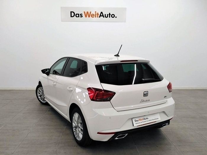 Blanco Usado 2024 Seat Ibiza FR | 18.140 € (Precio justo) - Imagen 1/4