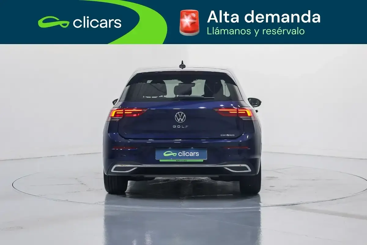 Usado VW Golf VIII 204 CV (150 kW) 2023 Azul Berlina