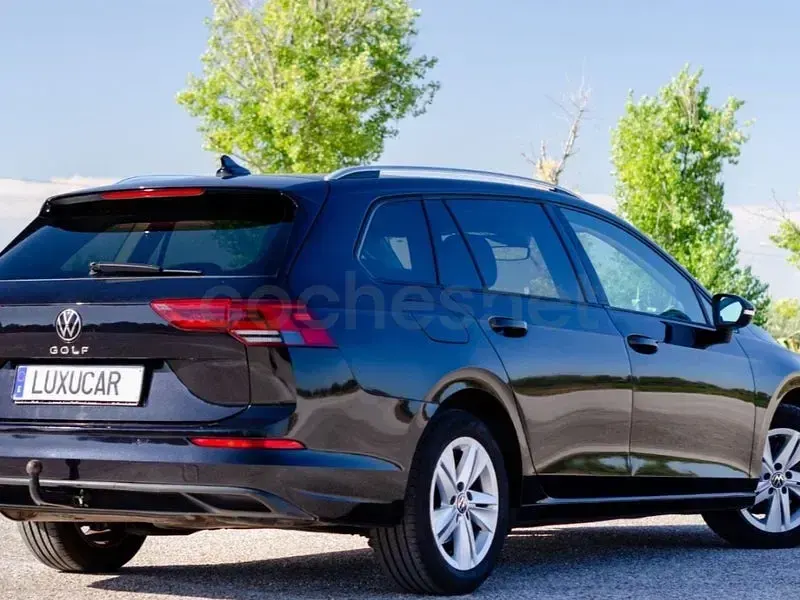 Usado VW Golf VII 115 CV (84 kW) 2021 Negro Utilitario