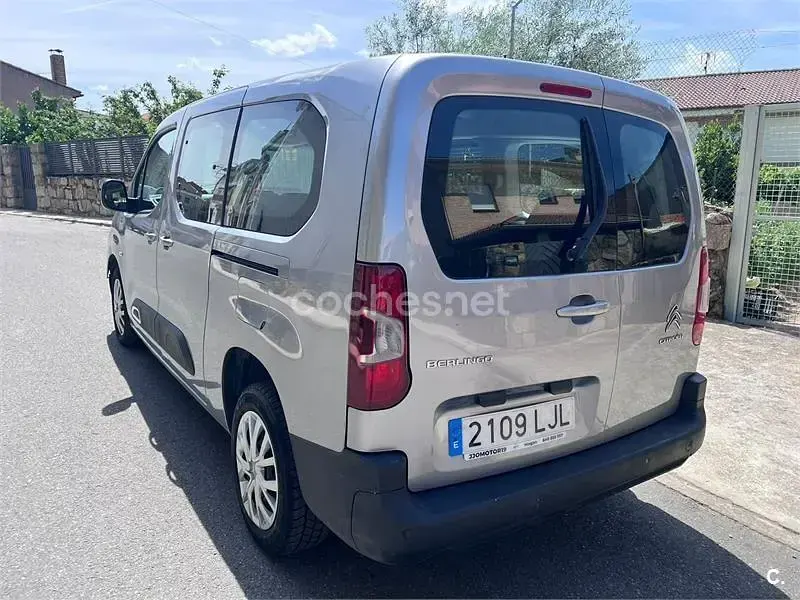 Usado Citroën Berlingo Shine 130 CV (95 kW) 2020 Gris / plata Monovolumen