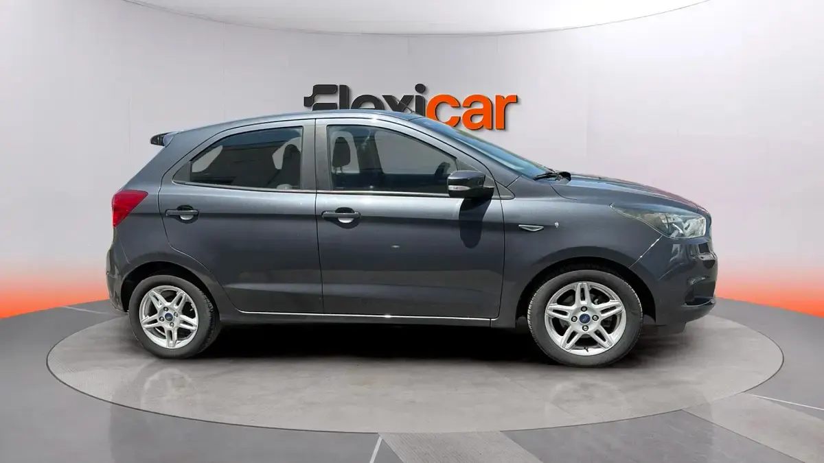 Usado Ford Ka Plus 70 CV (51 kW) 2017 Azul Utilitario