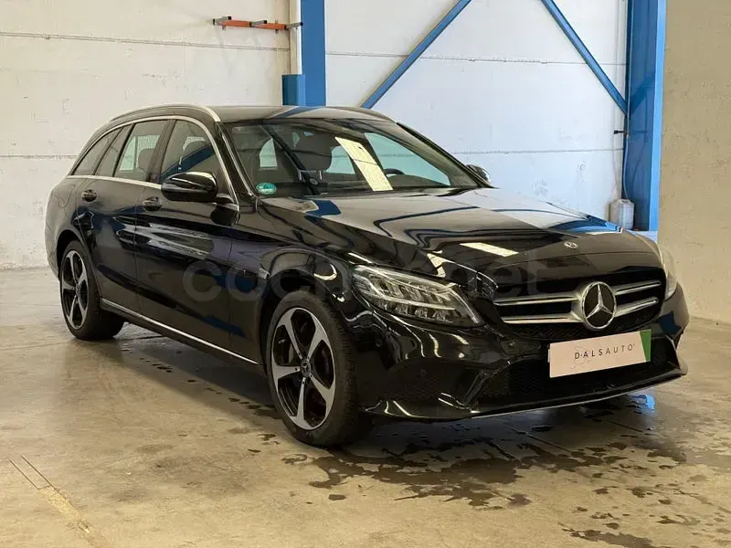 Usado Mercedes C300e 306 CV (225 kW) 2021 Negro Familiar