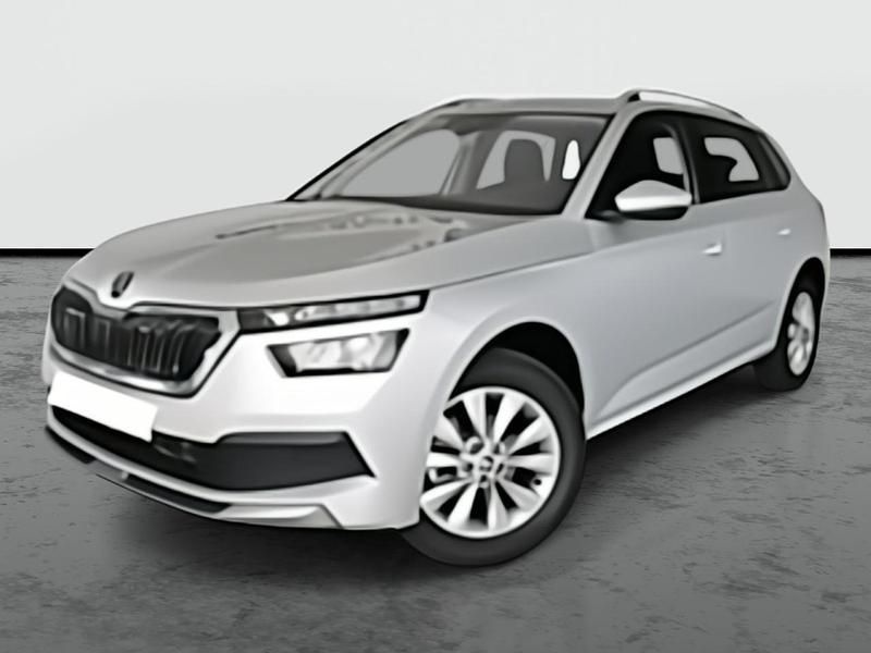 Usado Skoda Kamiq Ambition 110 CV (80 kW) 2023 Plata brilliant metalizado SUV