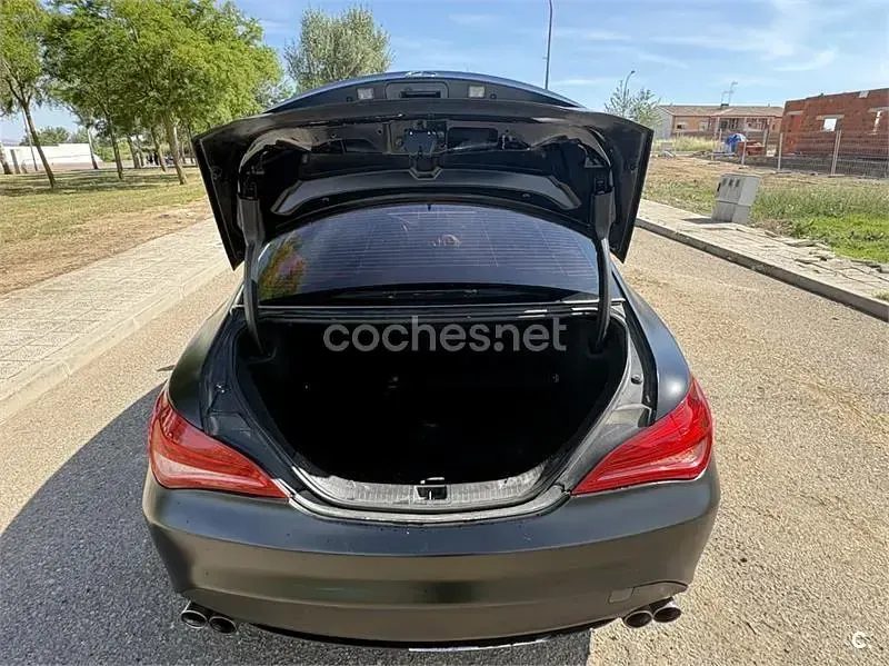 Usado Mercedes CLA200 136 CV (100 kW) 2015 Negro Berlina