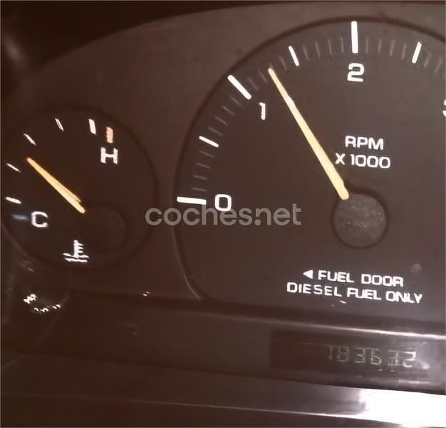 Usado Chrysler Voyager 115 CV (84 kW) 2000 Verde Monovolumen