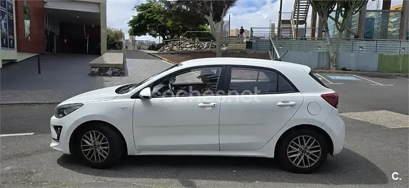 Usado Kia Rio Sport 84 CV (61 kW) 2022 Blanco Berlina