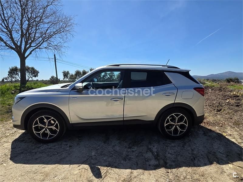 Usado Ssangyong (KGM) Korando Limited 163 CV (119 kW) 2021 Gris / plata SUV