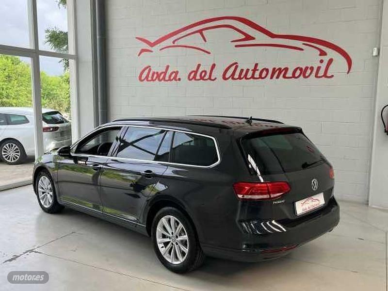 Usado VW Passat Advance 150 CV (110 kW) 2018 Gris Familiar