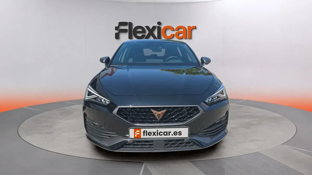 Usado Cupra Leon 190 CV (139 kW) 2023 Negro Berlina