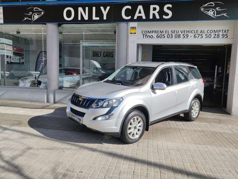 Plateado Usado 2016 Mahindra XUV500 SUV | 13.990 € - Imagen 1/4