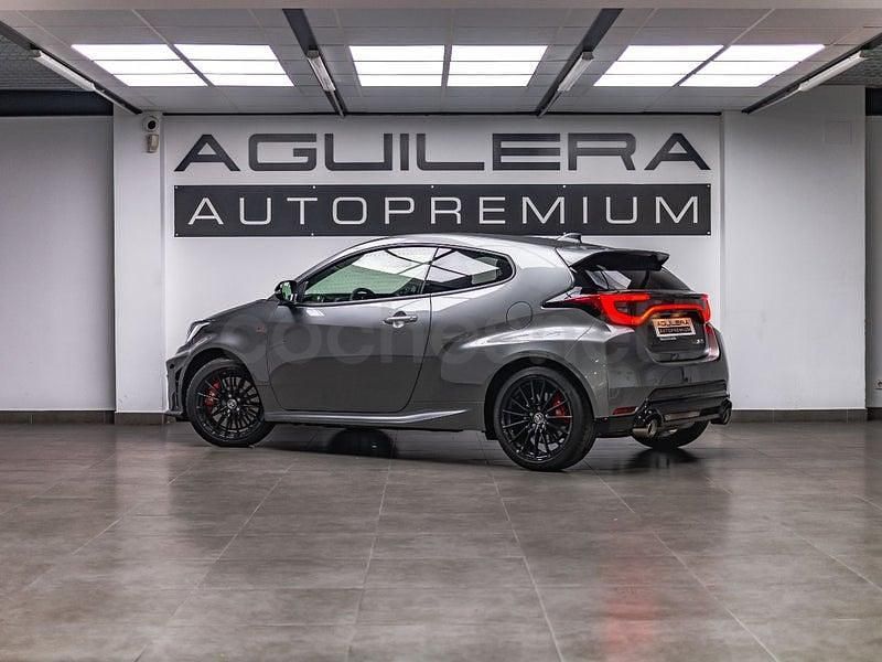 Usado Toyota Yaris 276 CV (202 kW) 2024 Gris / plata Utilitario