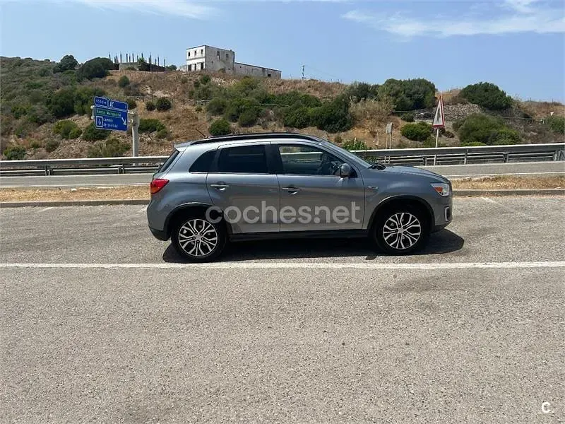 Usado Mitsubishi ASX Motion 117 CV (86 kW) 2016 Gris / plata SUV