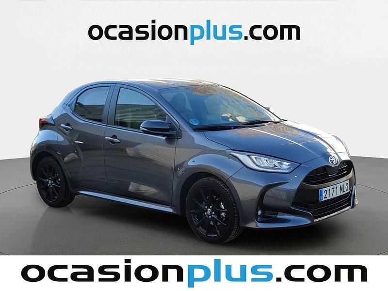 Usado Toyota Yaris Hybrid Plus 116 CV (85 kW) 2023 Gris