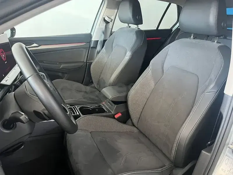 Usado VW Golf VIII Style 204 CV (150 kW) 2025 Gris / plata Berlina