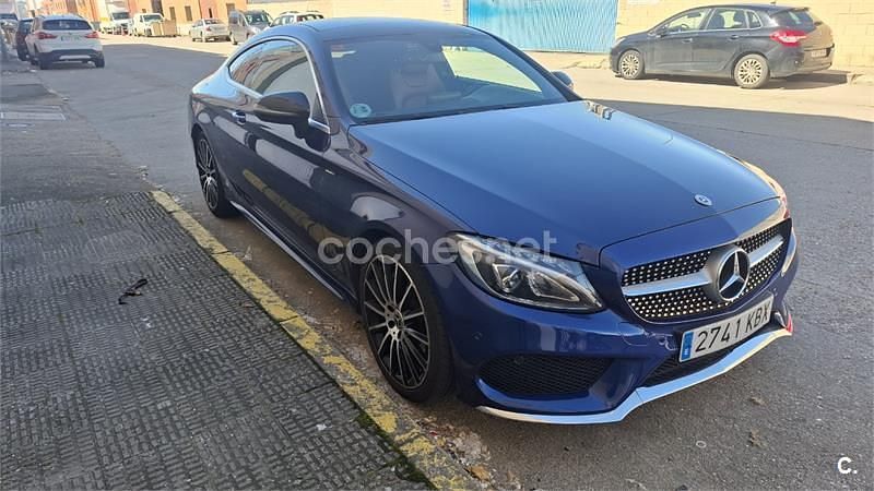 Usado Mercedes C250 AMG line 204 CV (150 kW) 2017 Azul Coupe