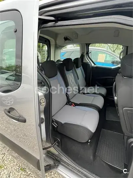 Usado Peugeot Partner Tepee Active 100 CV (73 kW) 2016 Gris / plata Monovolumen