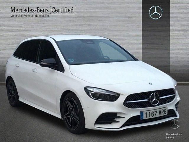 Usado Mercedes B200 AMG line 150 CV (110 kW) 2024 Blanco polar Monovolumen