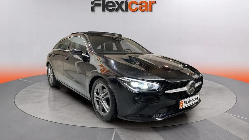 Usado Mercedes CLA180 Shooting Brake 137 CV (100 kW) 2020 Negro Familiar